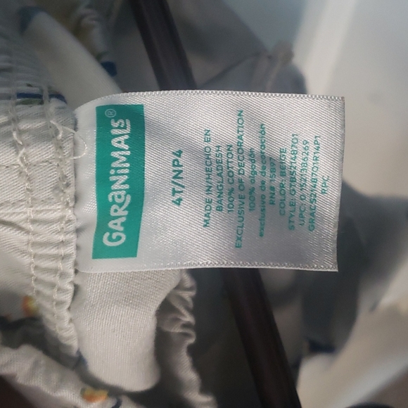 Small boys' shorts, size 4T - Picture 4 of 4